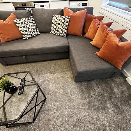 Walnut Flats-F4, 2-Bedroom With Ensuite - Parking, Netflix, Wifi - Close To Oxford, Bicester & Blenheim Palace Kidlington Exterior foto