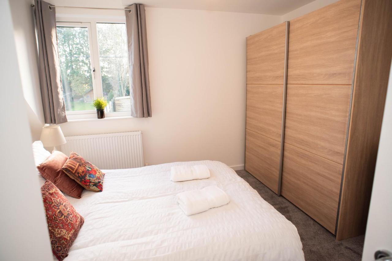 Walnut Flats-F4, 2-Bedroom With Ensuite - Parking, Netflix, Wifi - Close To Oxford, Bicester & Blenheim Palace Kidlington Exterior foto