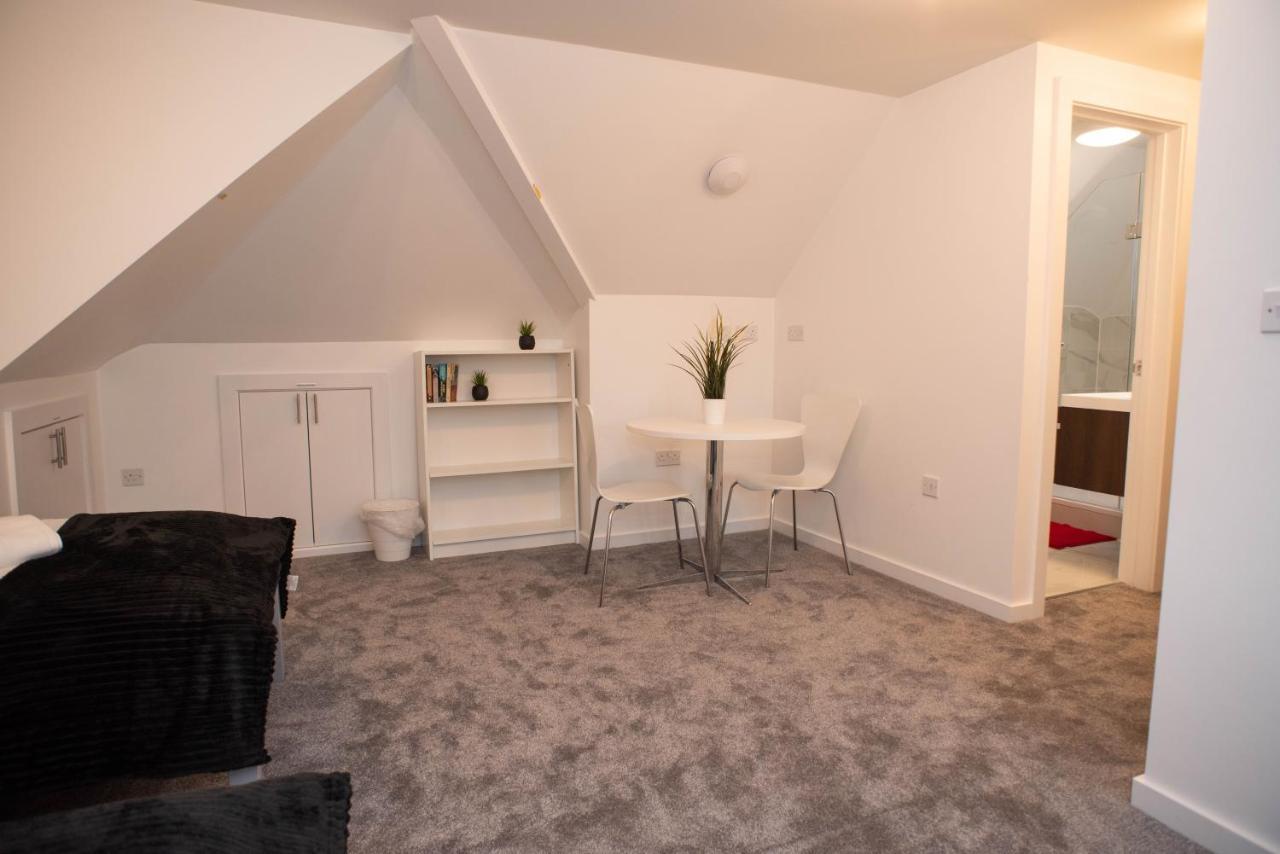 Walnut Flats-F4, 2-Bedroom With Ensuite - Parking, Netflix, Wifi - Close To Oxford, Bicester & Blenheim Palace Kidlington Exterior foto